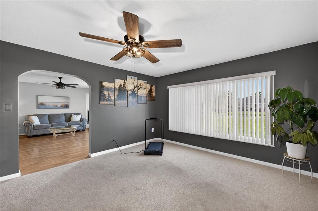 For Sale: $198,999 (2 beds, 2 baths, 1405 Square Feet)