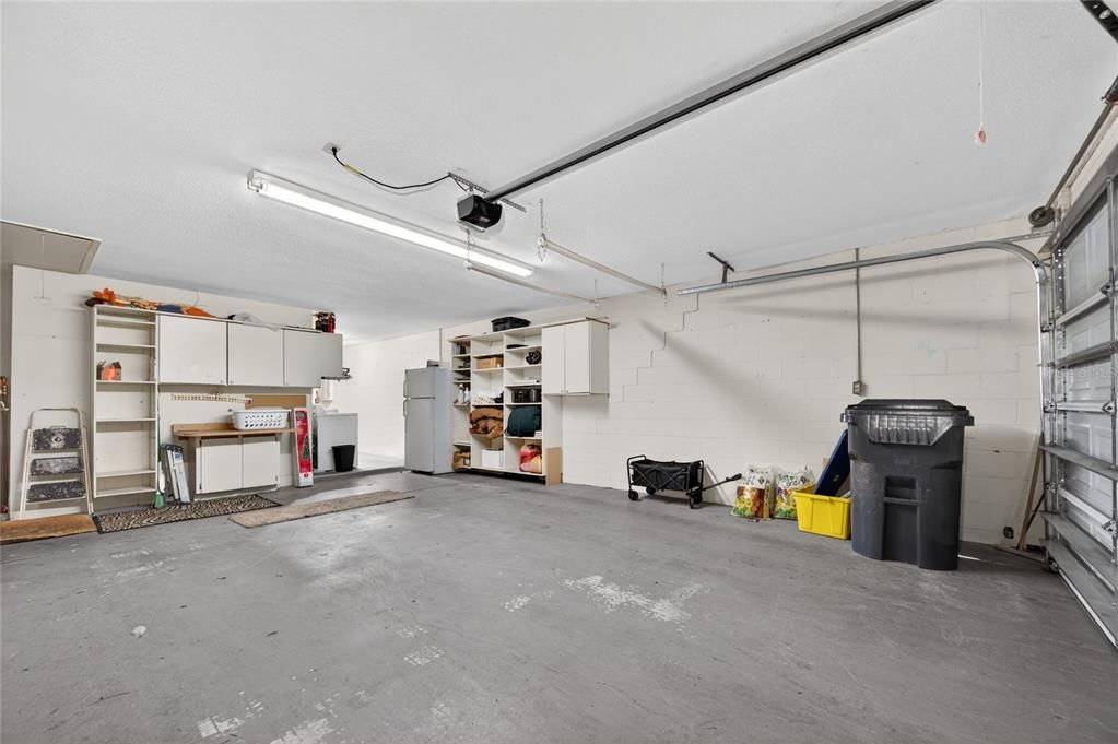 For Sale: $198,999 (2 beds, 2 baths, 1405 Square Feet)