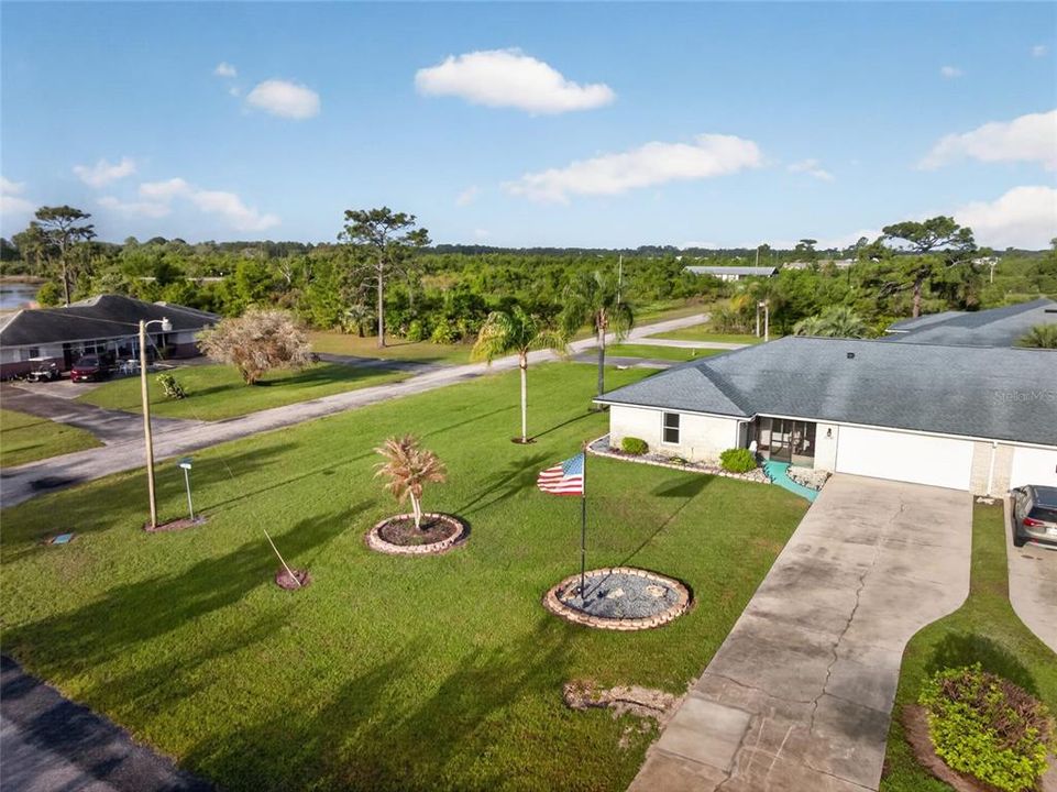 For Sale: $198,999 (2 beds, 2 baths, 1405 Square Feet)