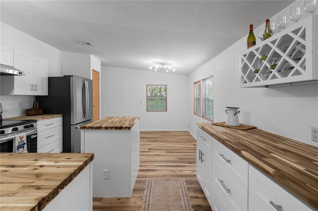 For Sale: $197,500 (3 beds, 2 baths, 1188 Square Feet)