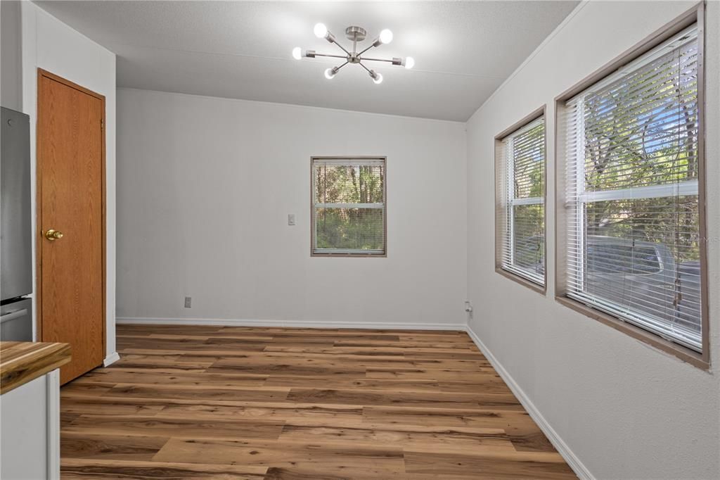 For Sale: $197,500 (3 beds, 2 baths, 1188 Square Feet)