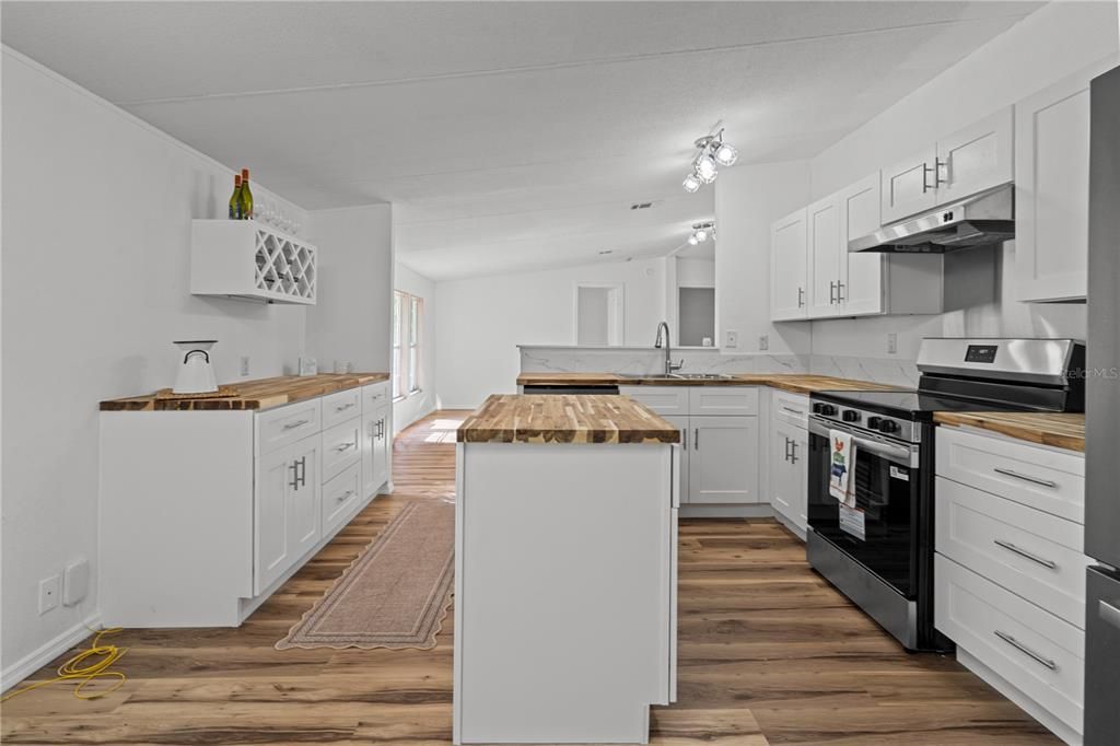 For Sale: $197,500 (3 beds, 2 baths, 1188 Square Feet)