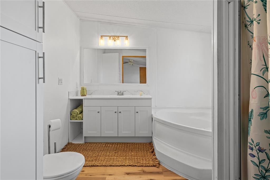 For Sale: $197,500 (3 beds, 2 baths, 1188 Square Feet)