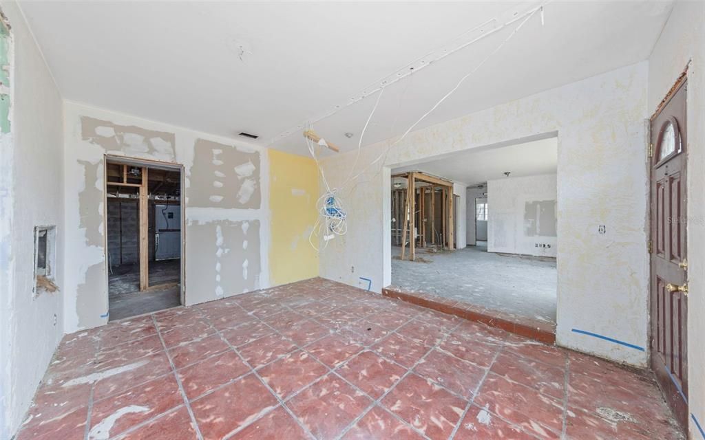 На продажу: $235,000 (3 спален, 2 ванн, 1436 Квадратных фут)
