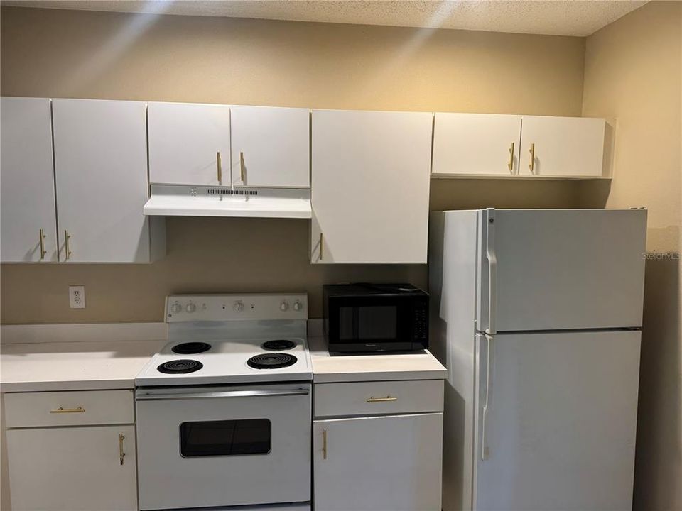 For Sale: $209,999 (2 beds, 1 baths, 1184 Square Feet)
