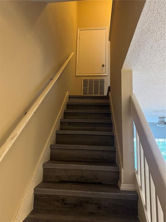For Sale: $209,999 (2 beds, 1 baths, 1184 Square Feet)