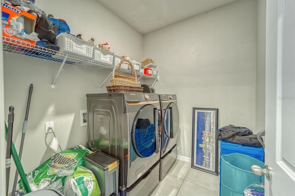 На продажу: $365,000 (4 спален, 2 ванн, 1637 Квадратных фут)