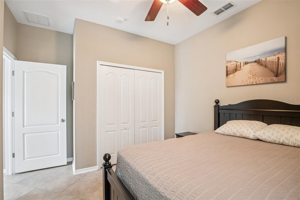 Под контрактом: $550,000 (5 спален, 3 ванн, 3237 Квадратных фут)