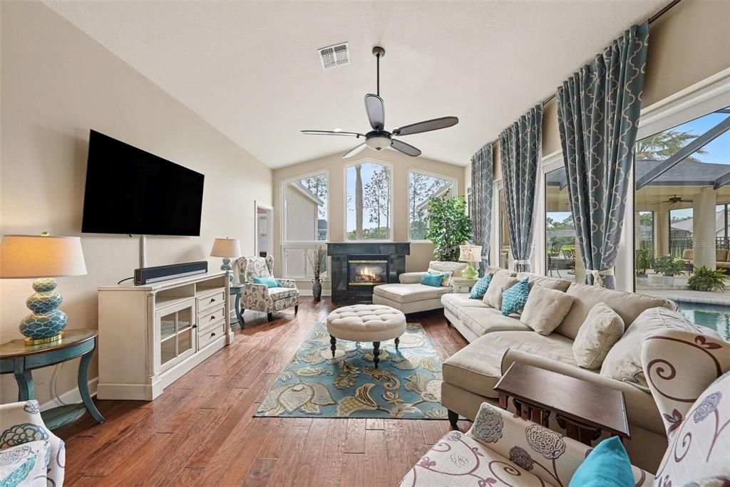Active With Contract: $1,099,999 (5 beds, 3 baths, 3065 Square Feet)
