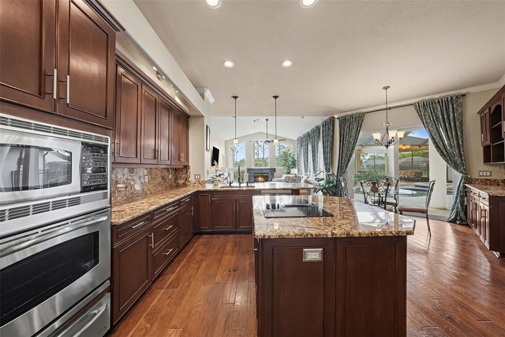 Active With Contract: $1,099,999 (5 beds, 3 baths, 3065 Square Feet)