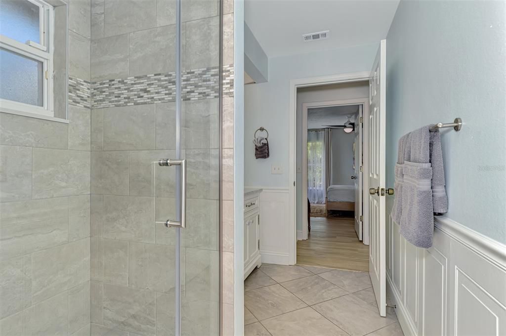 Activo con contrato: $649,000 (4 camas, 3 baños, 2368 Pies cuadrados)