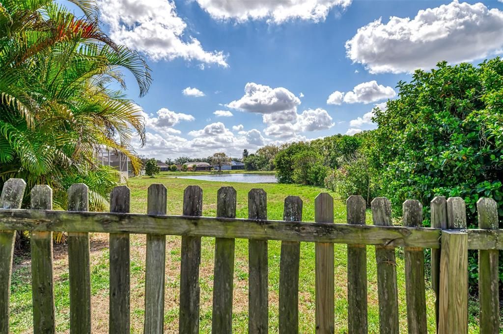 Activo con contrato: $649,000 (4 camas, 3 baños, 2368 Pies cuadrados)