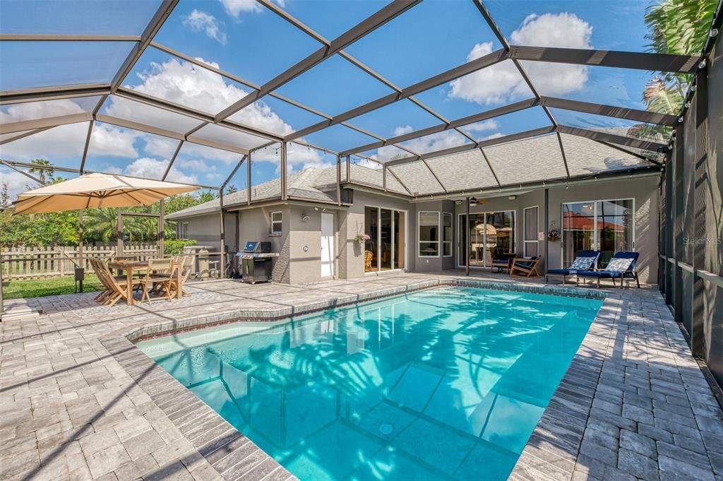 Activo con contrato: $649,000 (4 camas, 3 baños, 2368 Pies cuadrados)