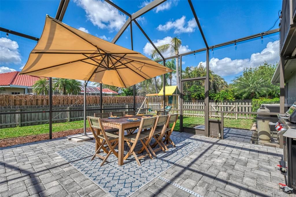 Activo con contrato: $649,000 (4 camas, 3 baños, 2368 Pies cuadrados)