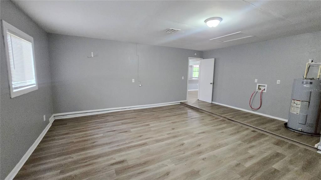For Sale: $179,900 (3 beds, 2 baths, 1564 Square Feet)