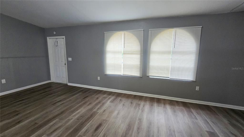 For Sale: $179,900 (3 beds, 2 baths, 1564 Square Feet)