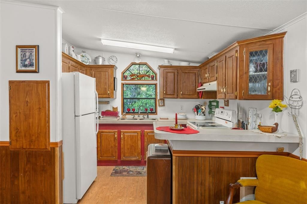 Active With Contract: $189,000 (2 beds, 1 baths, 1019 Square Feet)