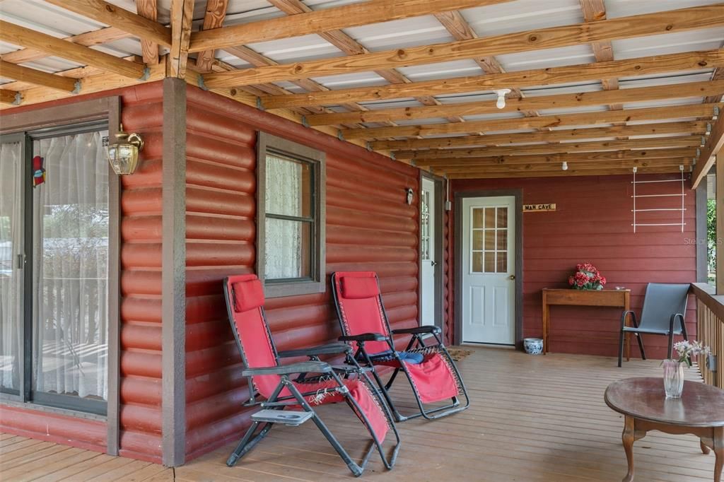 Active With Contract: $189,000 (2 beds, 1 baths, 1019 Square Feet)