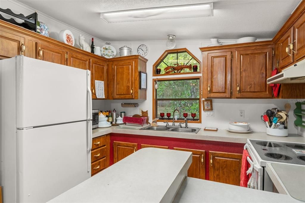 Active With Contract: $189,000 (2 beds, 1 baths, 1019 Square Feet)