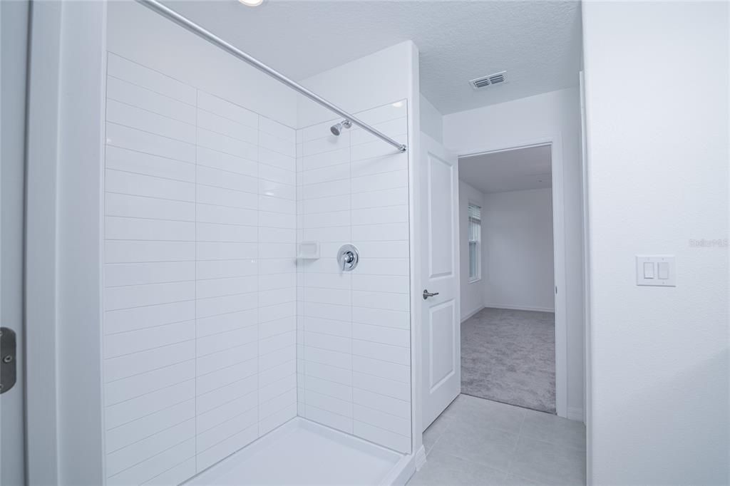 На продажу: $319,990 (4 спален, 2 ванн, 2016 Квадратных фут)