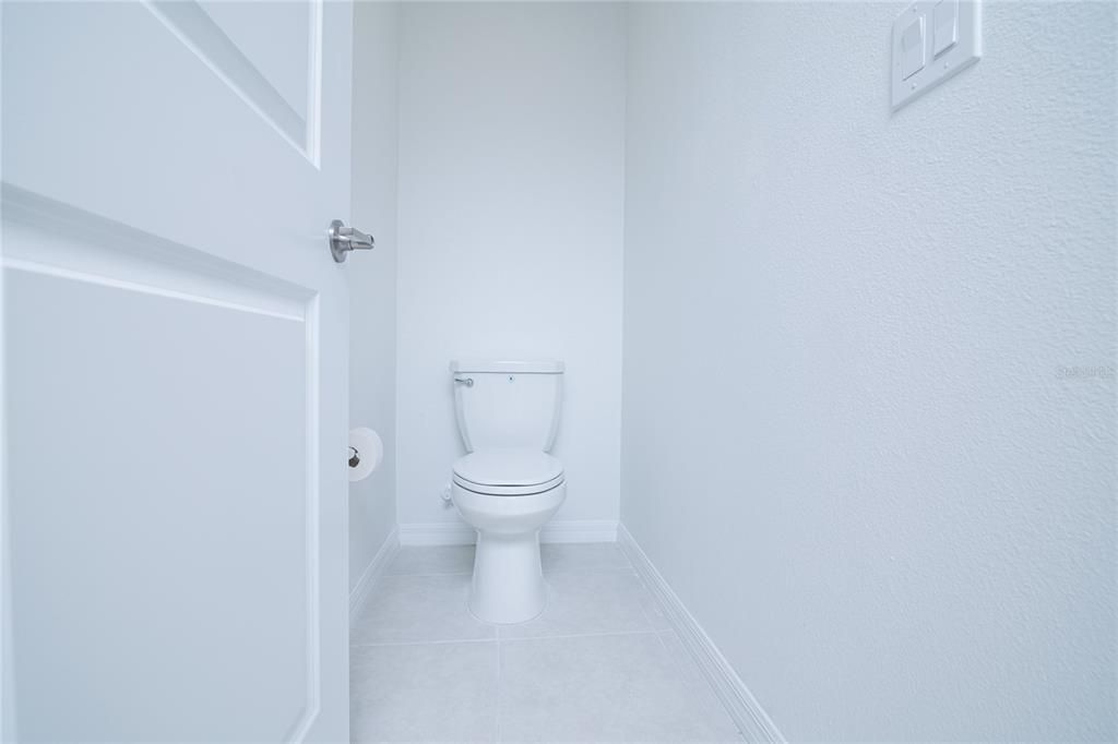 На продажу: $319,990 (4 спален, 2 ванн, 2016 Квадратных фут)