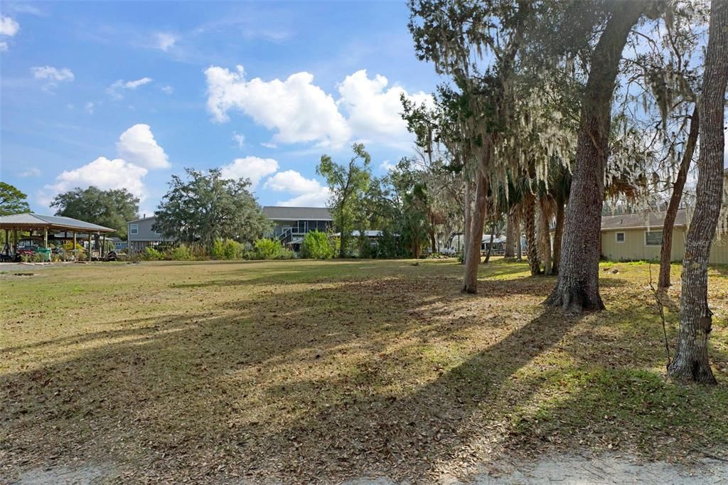 En Venta: $300,000 (0.18 acres)