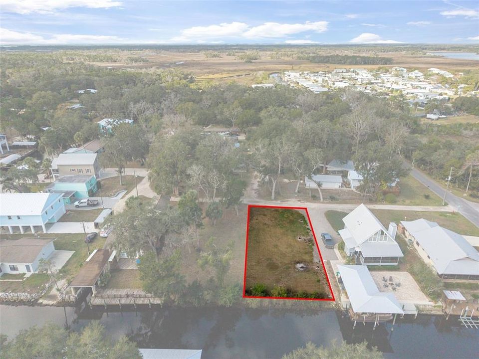En Venta: $300,000 (0.18 acres)