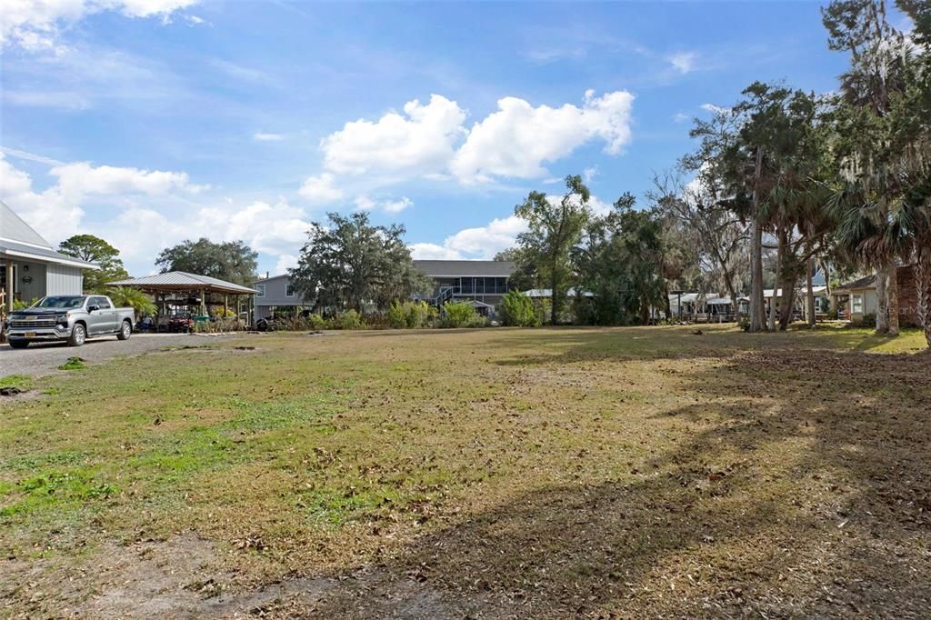 En Venta: $300,000 (0.18 acres)