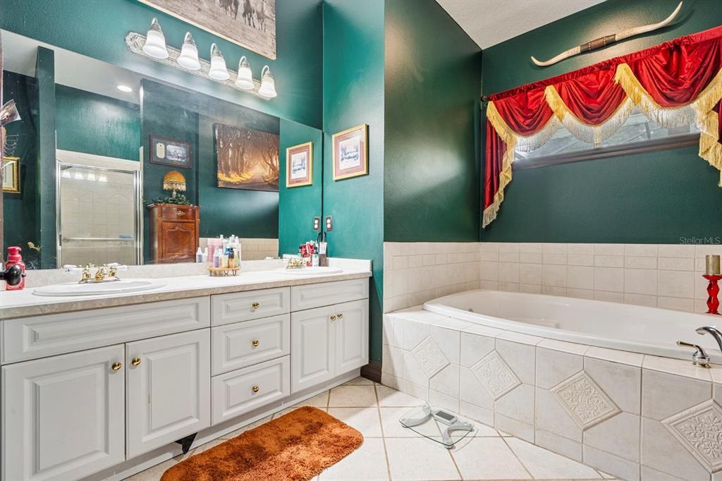 For Sale: $6,900,000 (3 beds, 3 baths, 2826 Square Feet)