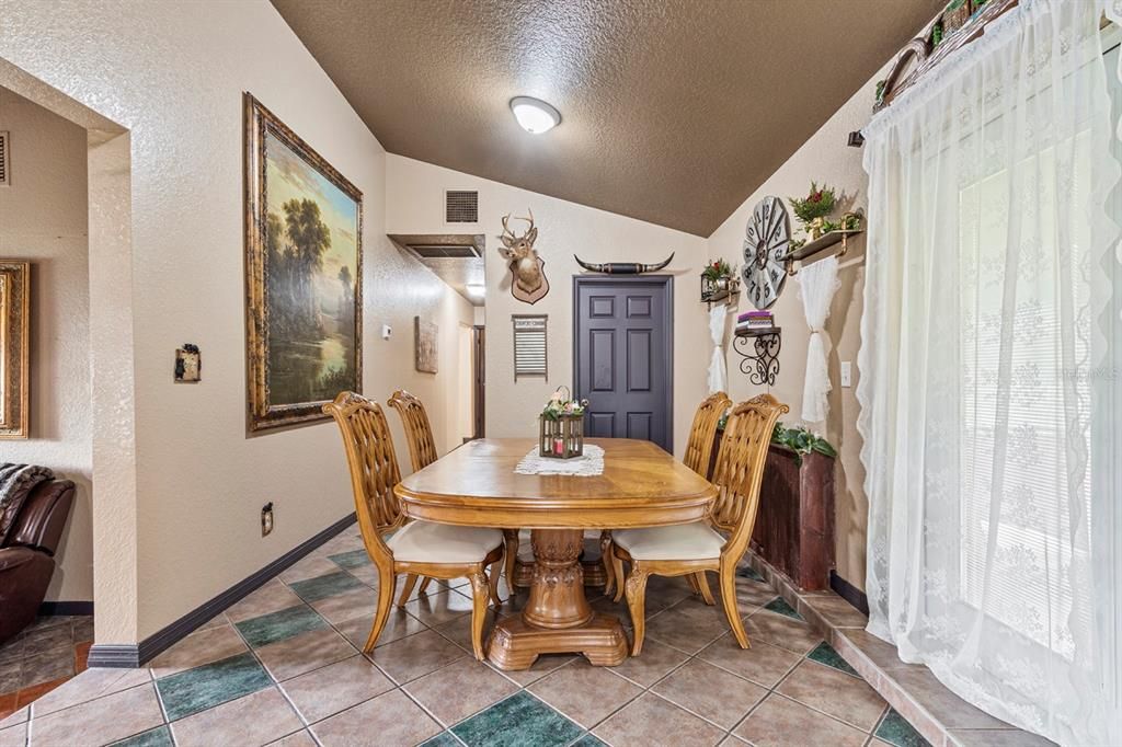 For Sale: $6,900,000 (3 beds, 3 baths, 2826 Square Feet)