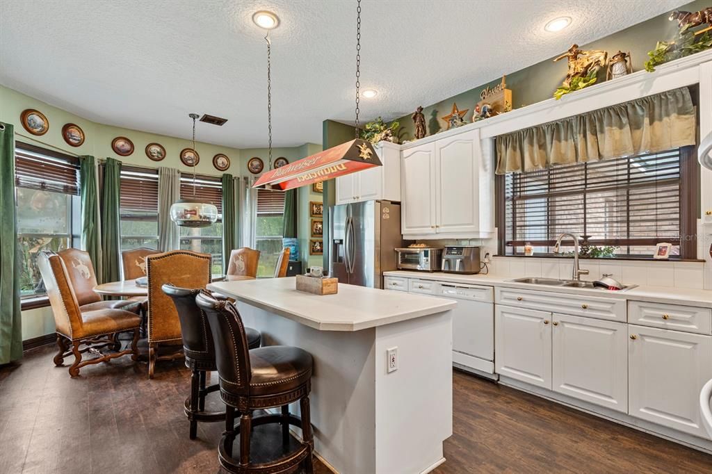 For Sale: $6,900,000 (3 beds, 3 baths, 2826 Square Feet)