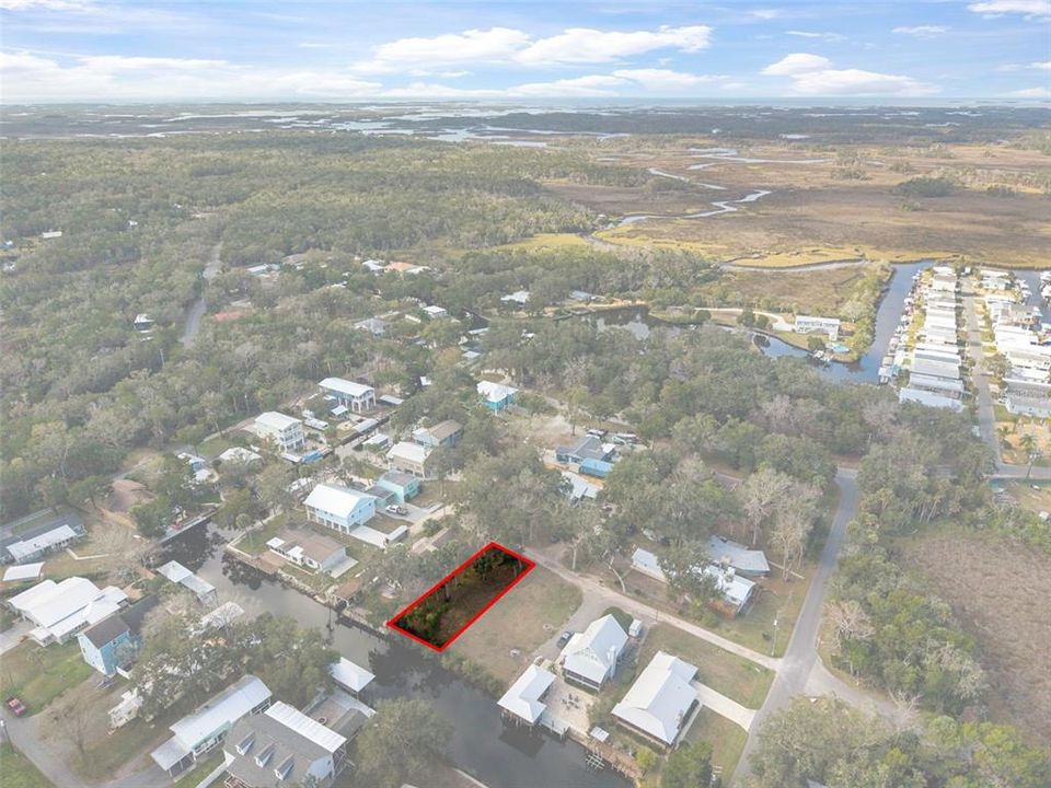 En Venta: $300,000 (0.19 acres)