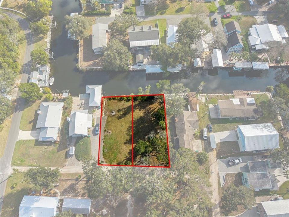 En Venta: $300,000 (0.19 acres)