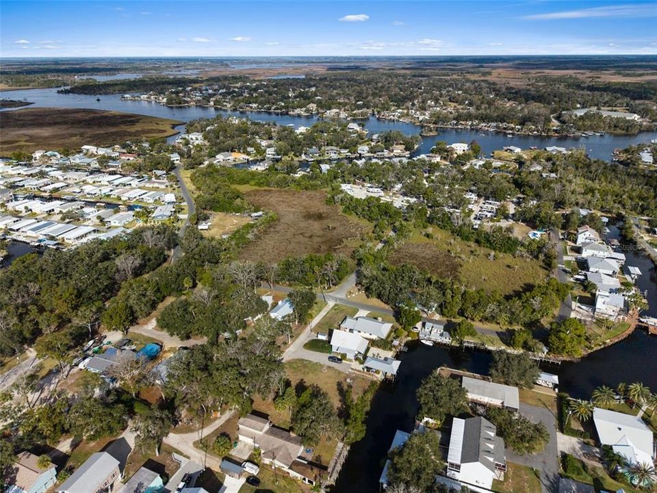 En Venta: $300,000 (0.19 acres)