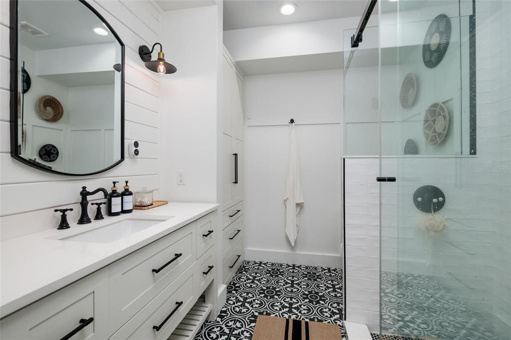 For Sale: $5,299,000 (5 beds, 5 baths, 4641 Square Feet)