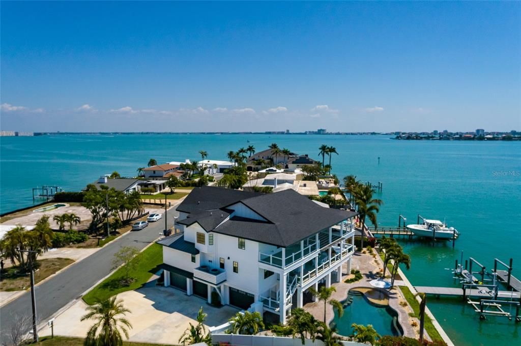 For Sale: $5,299,000 (5 beds, 5 baths, 4641 Square Feet)