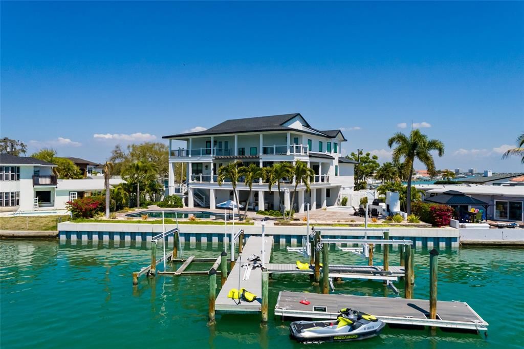 For Sale: $5,299,000 (5 beds, 5 baths, 4641 Square Feet)