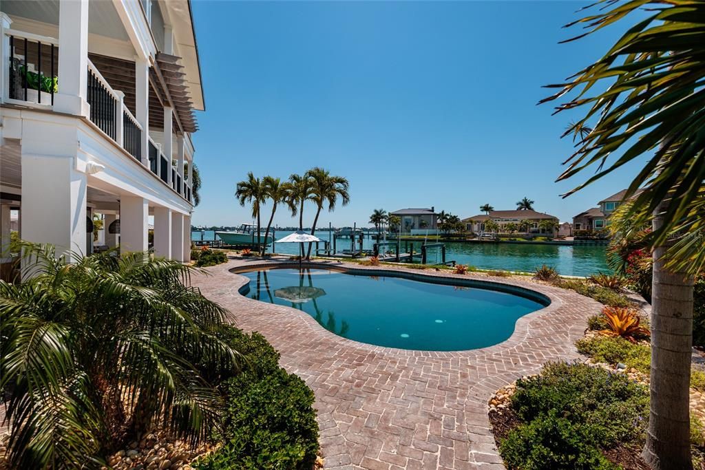 For Sale: $5,299,000 (5 beds, 5 baths, 4641 Square Feet)