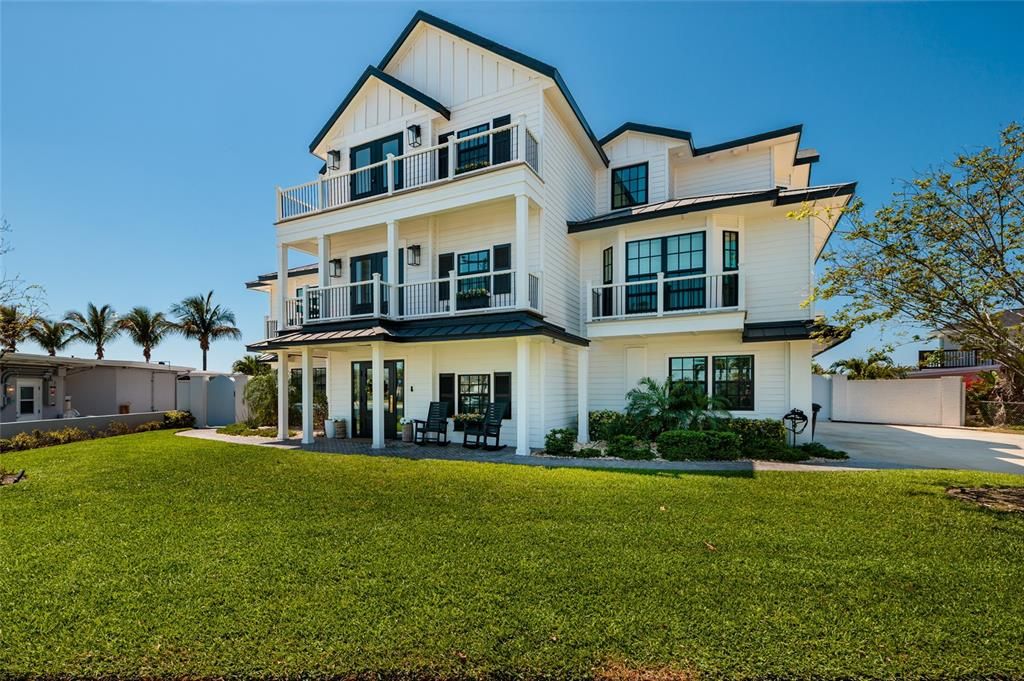 For Sale: $5,299,000 (5 beds, 5 baths, 4641 Square Feet)