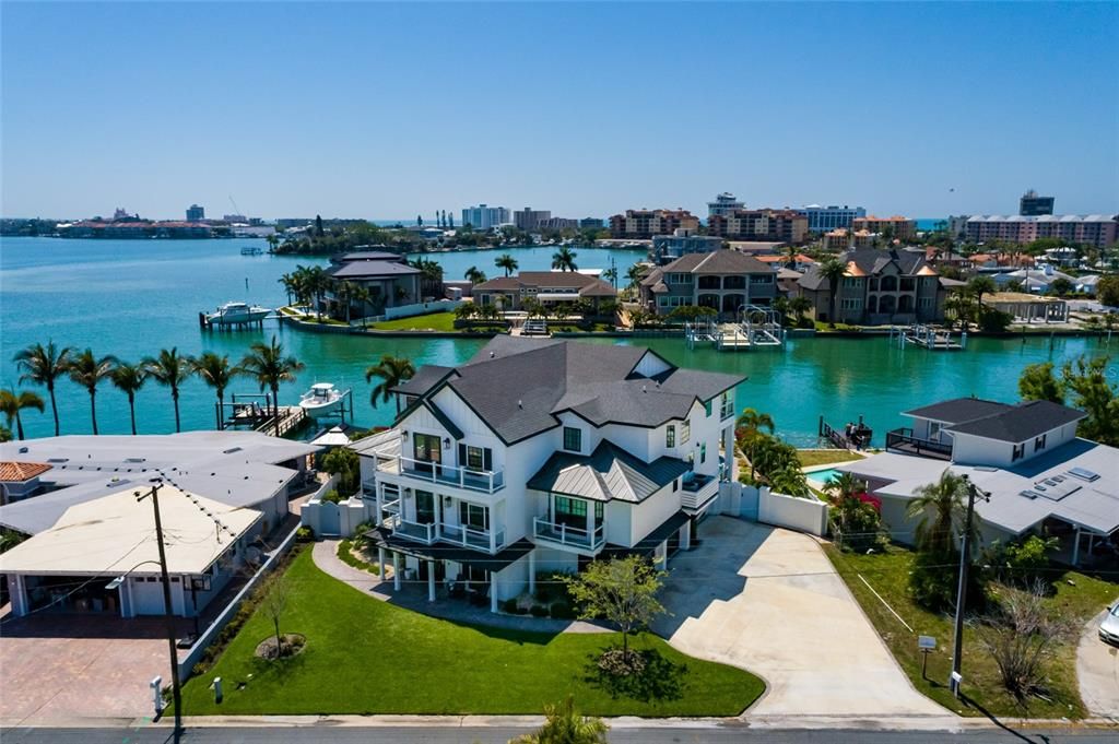 For Sale: $5,299,000 (5 beds, 5 baths, 4641 Square Feet)