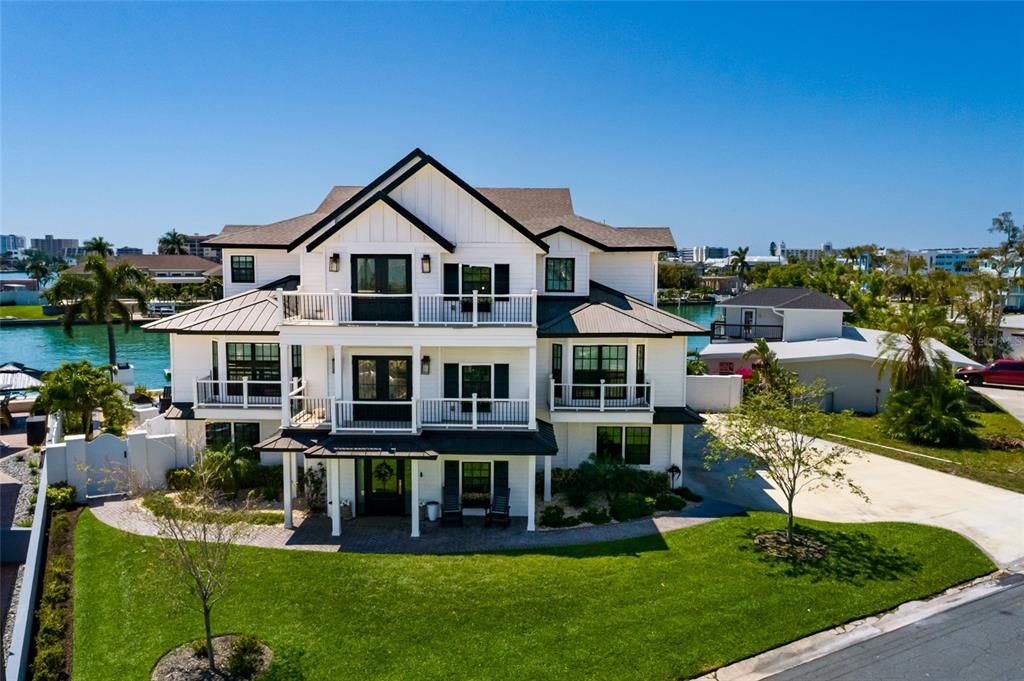 For Sale: $5,299,000 (5 beds, 5 baths, 4641 Square Feet)