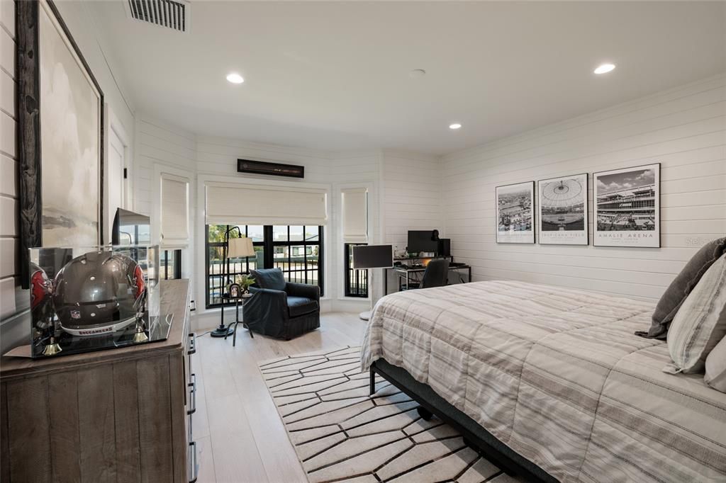For Sale: $5,299,000 (5 beds, 5 baths, 4641 Square Feet)