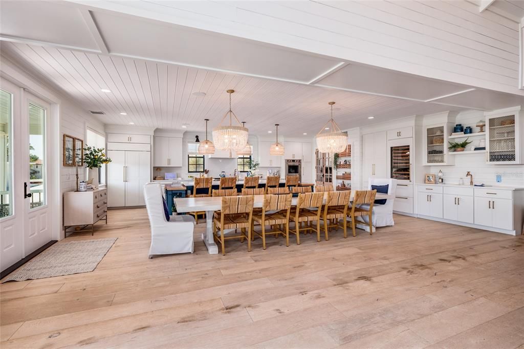 For Sale: $5,299,000 (5 beds, 5 baths, 4641 Square Feet)