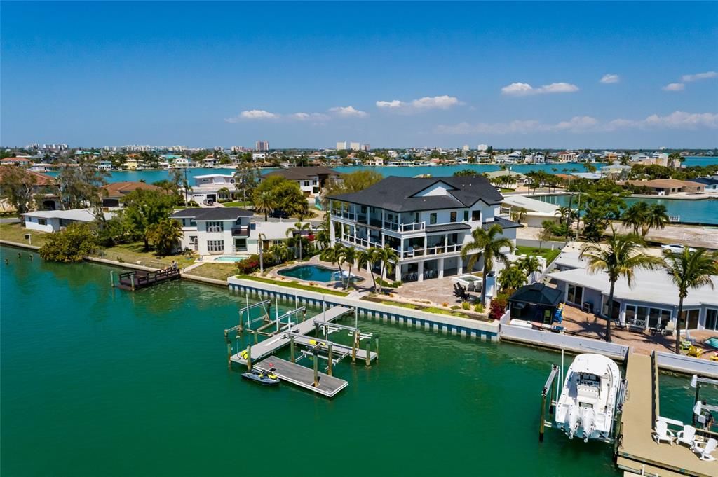 For Sale: $5,299,000 (5 beds, 5 baths, 4641 Square Feet)