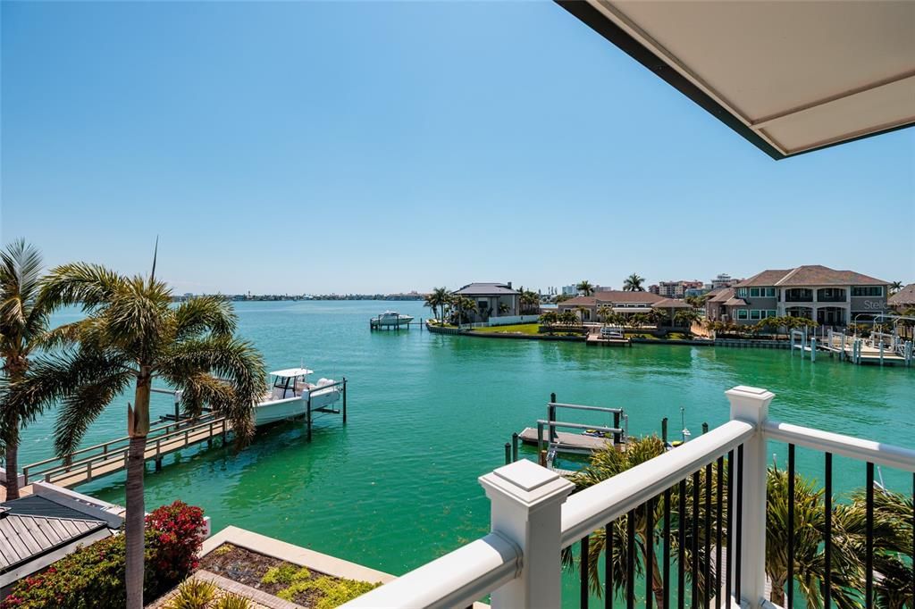 For Sale: $5,299,000 (5 beds, 5 baths, 4641 Square Feet)