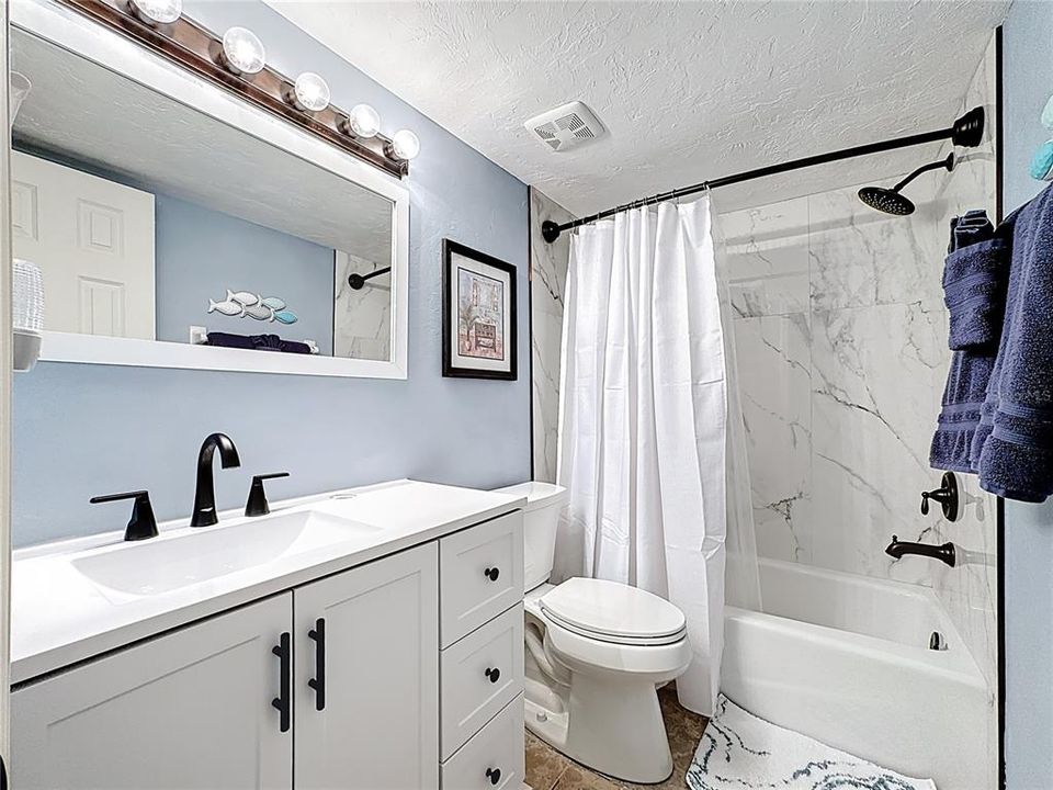 For Sale: $585,000 (2 beds, 2 baths, 1080 Square Feet)