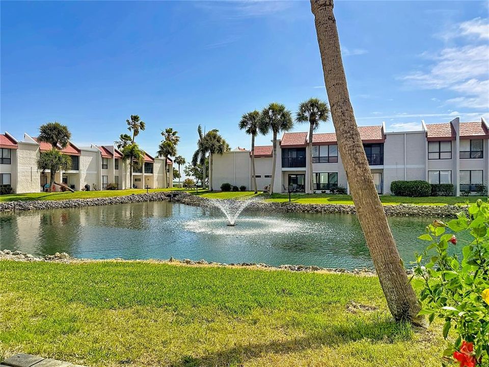 For Sale: $585,000 (2 beds, 2 baths, 1080 Square Feet)