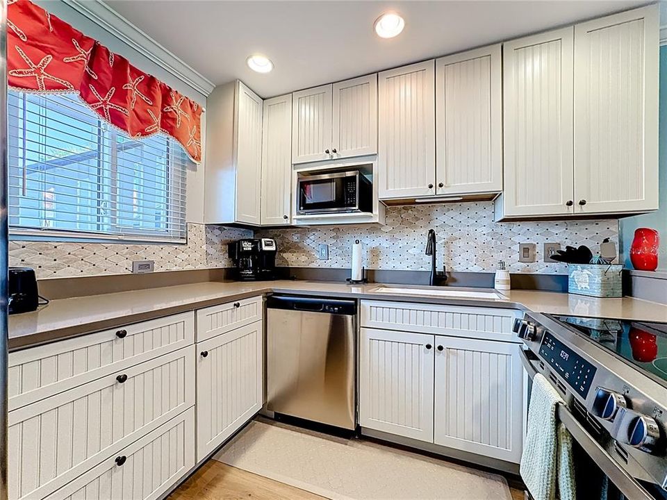 For Sale: $585,000 (2 beds, 2 baths, 1080 Square Feet)