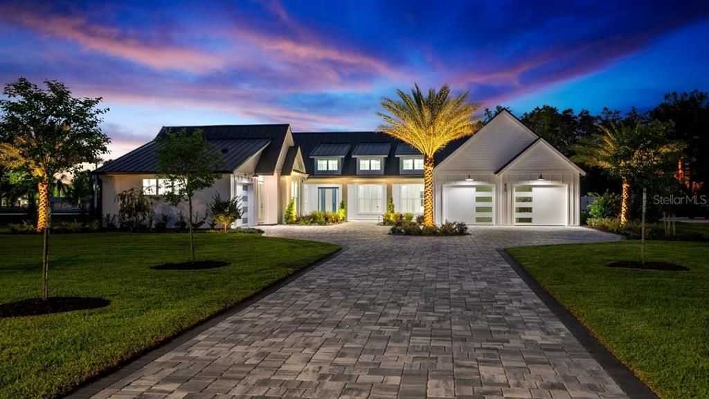 En Venta: $2,199,900 (4 camas, 4 baños, 3723 Pies cuadrados)