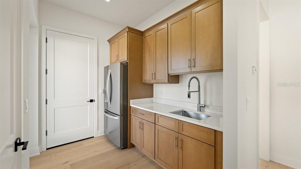 En Venta: $2,199,900 (4 camas, 4 baños, 3723 Pies cuadrados)